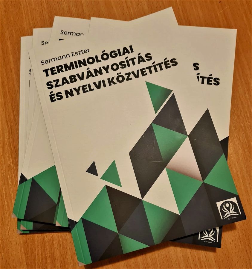Új könyv: Terminológiai szabványosítás és nyelvi közvetítés